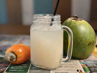 Cajú Agua de Coco (16 oz.)