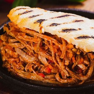 Arepa de Carne desmechada