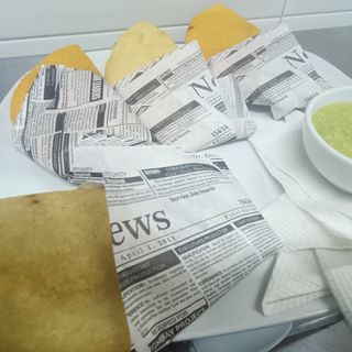 Empanada de pollo desmechado