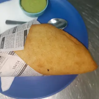Empanada De carne mechada y queso cheddar