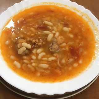 Medio menú con pan y postre