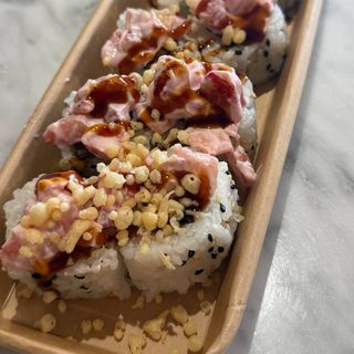 Atún y fresa (8 Pzs.)