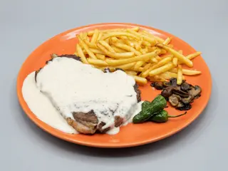 Escalope con patatas o ensalada