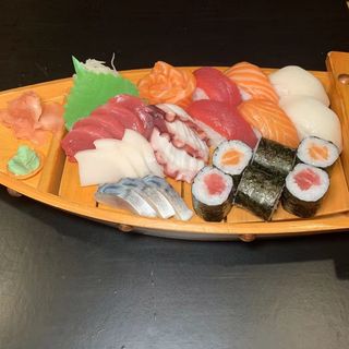 60.Sushi Sashimi Moriawase