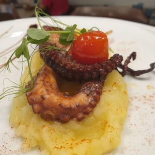 Brochetas De Pulpo A La Plancha