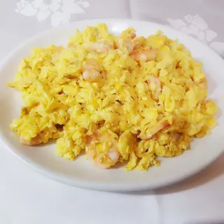 Huevos Revueltos con Gambas