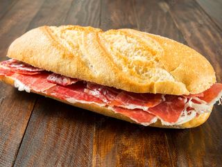 Bocata Entero De Jamón Serrano