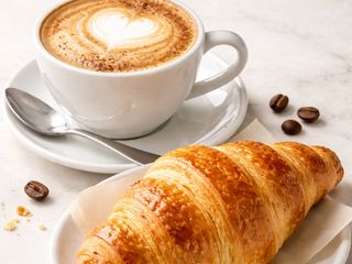 Croissant + Café