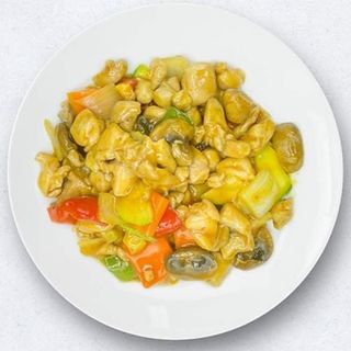 Pollo con salsa curry