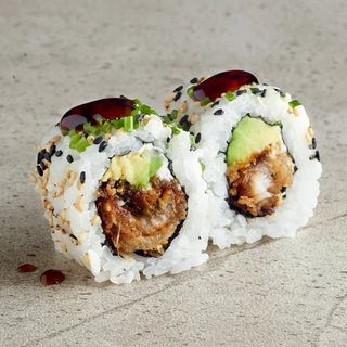 Uramaki Anguila Asada con Aguacate