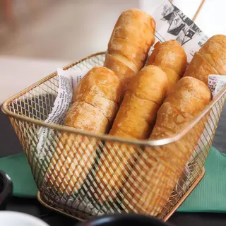 TEQUEÑOS DE QUESO