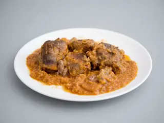 Carrilleras de Cerdo Ibérico en Salsa de Verduras