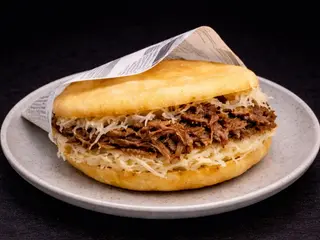 Arepa La Pelua