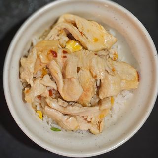 Arroz frito con pollo curry