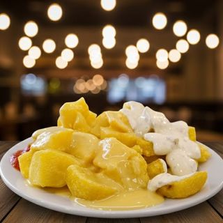 Patatas braviolis caseras