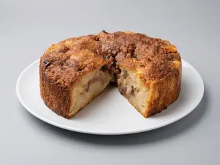 Pastel de plátano / Banana cake (con helado/ with ice cream)