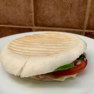 Campero De Pollo Con Tortilla