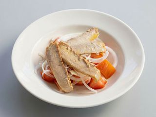 Tomates con ventresca de atún