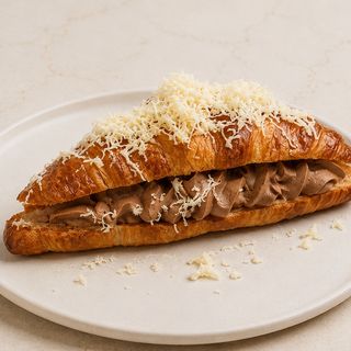 CROISSANT DE MANTEQUILLA Y MOUSSE DE CHOCOLATE