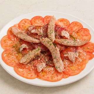CARPACCIO DE TOMATE ALIÑADO CON VENTRESCA DE ATÚN