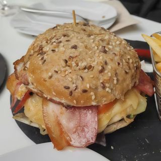 Hamburguesa saturnian (chuletón)