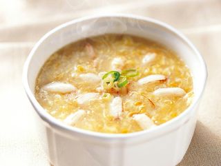 Sopa de Maíz con Carne de Cangrejo