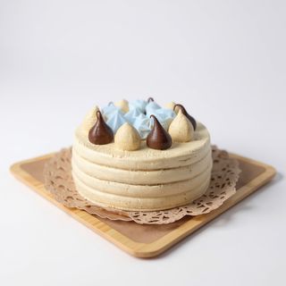 Tarta entera  crema de Dulce de Leche y Suspiros  Tamaño S (5)