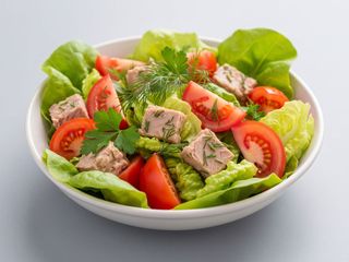 Ensalada española (lechuga, atún, tomate)