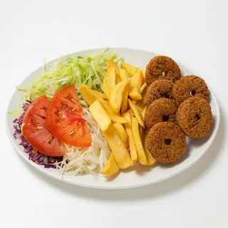 Plato Falafel Con Patatas Y Ensalada