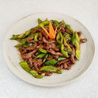 77. Ternera Con Pimientos Verde