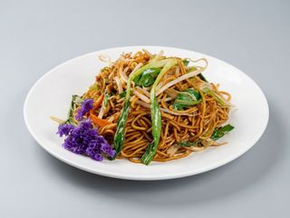 Tallarines con Salsa de Ostras