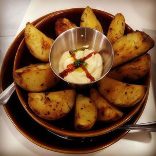 Patatas Fritas Con Mahonesa Picante