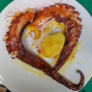Pulpo A La Brasa