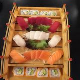 Nigiri, Maki Y California De Salmón 24 Piezas