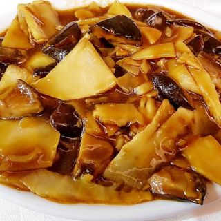 Bambú Y Setas Chinas Salteadas