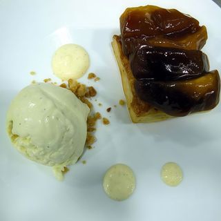 Tatin De Poma Amb Gelat De Vainilla