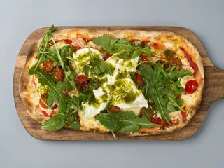 Pizza Burrata fresca y Rucula