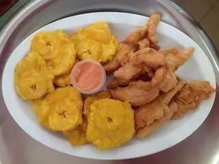 Pechurina con patacones 
