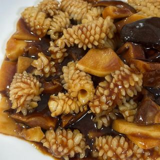 Calamares con Bambú y Setas Chinas