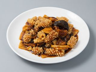 Calamares con Bambú y Setas Chinas