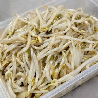 Brotes de soja fritas