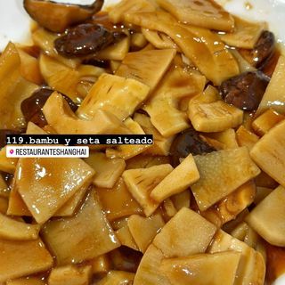 Bambú y setas china frita