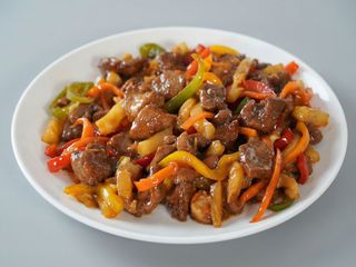 Wok ternera con piña