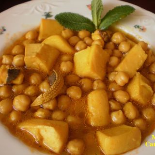 POTAJE DE JIBIA CON GARBANZOS
