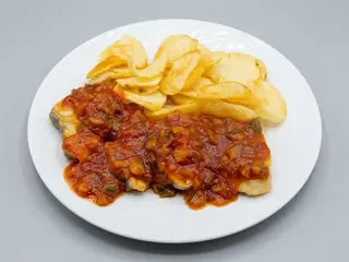 Lomo de bacalao premium con pisto manchego