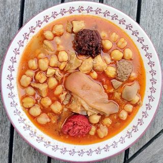 CALLOS MALAGUEÑOS CON GARBANZOS