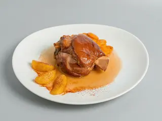Codillo De Cerdo Asado 