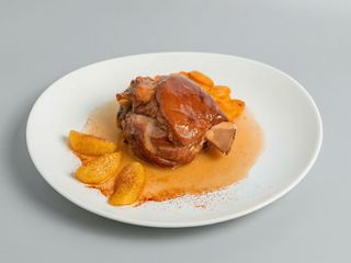 Codillo De Cerdo Asado 