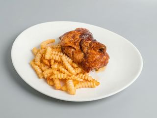 1/2 Pollo Asado Con Patatas Y Alioli