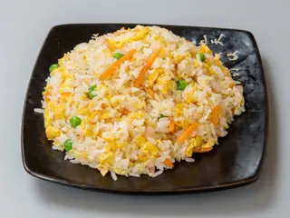 Arroz frito tres delicias